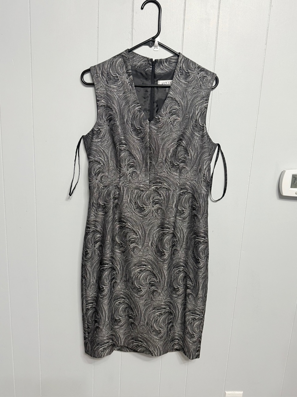 Kasper Black & whit Swirl-Effect Midi Dress